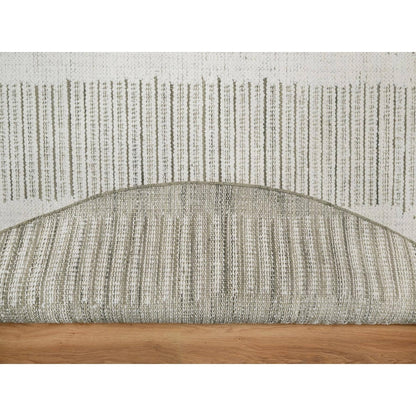 7'9"X7'9" Ivory Natural Wool Round Rug Hand Woven Flat Weave With Pile