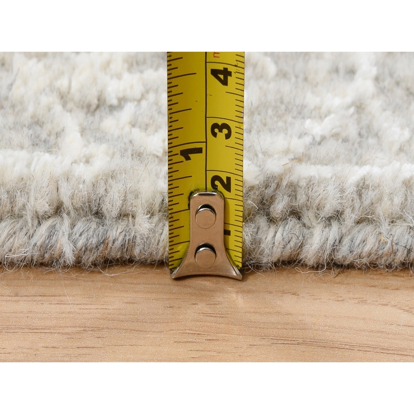 2'6"X8' Beige Wool And Silk Hand Loomed Fine Jacquard Runner Rug