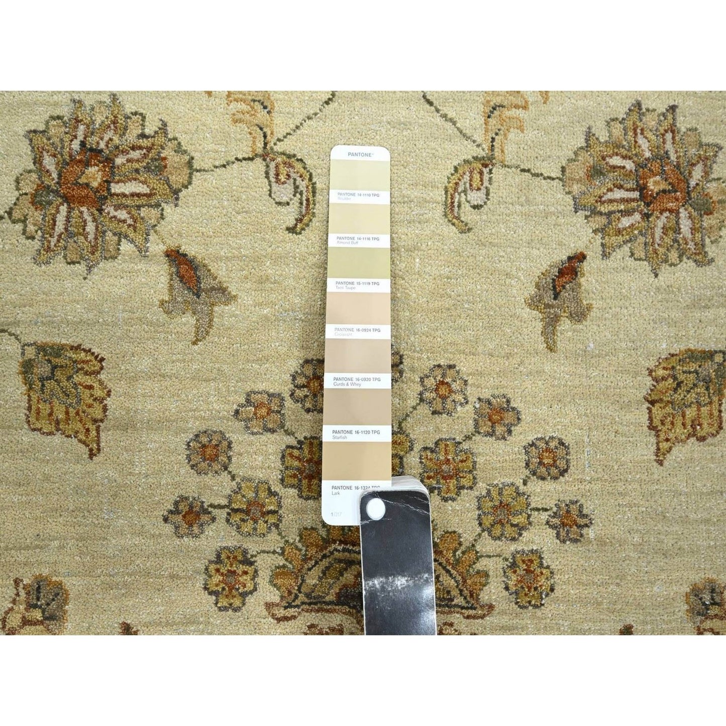 7'3"X9'3" Ivory Hand Knotted Agra Ziegler Design Leaf Pattern Wool Rug