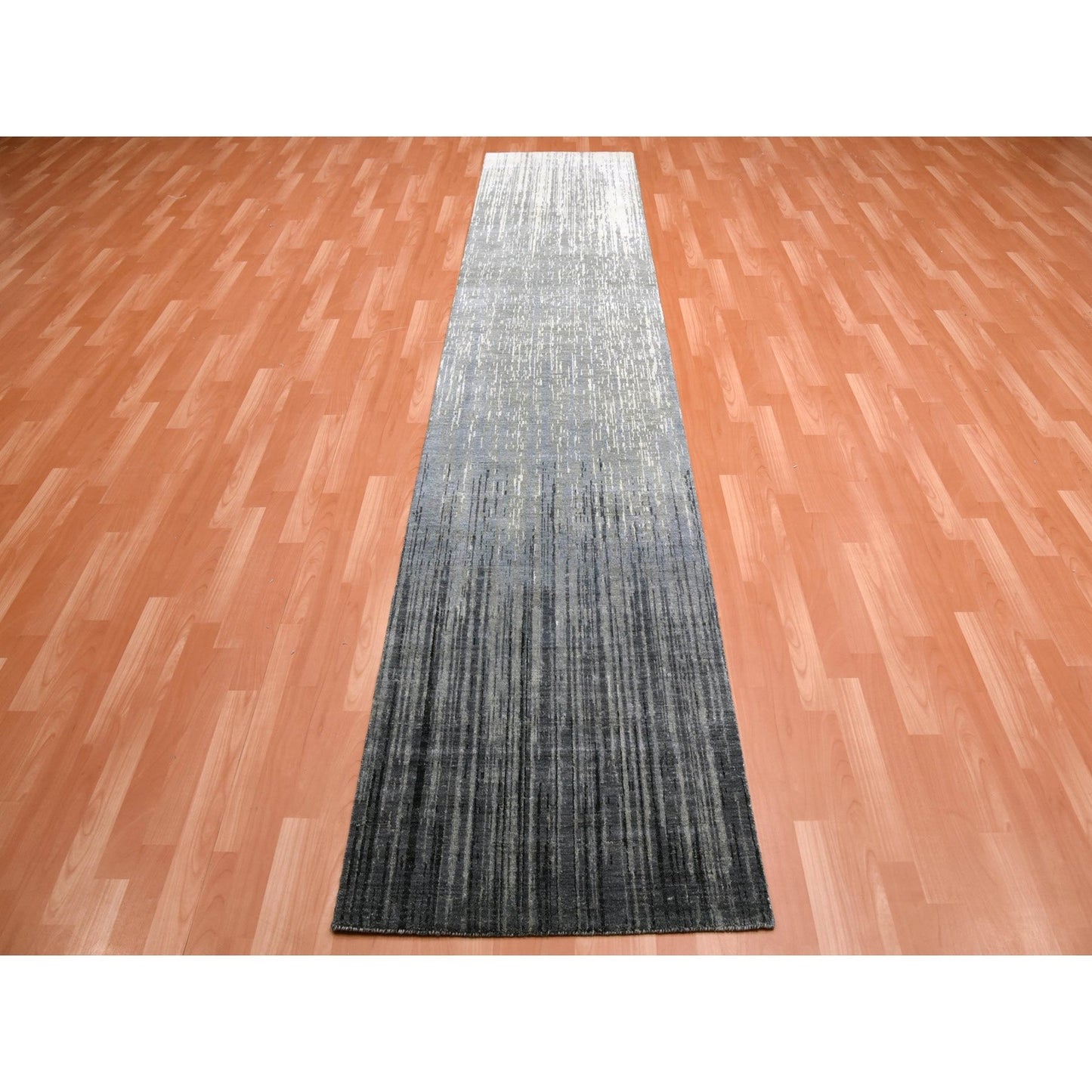 2'6"X12'6" Gray Modern Ombre Design Hand Knotted Soft Wool Runner Rug