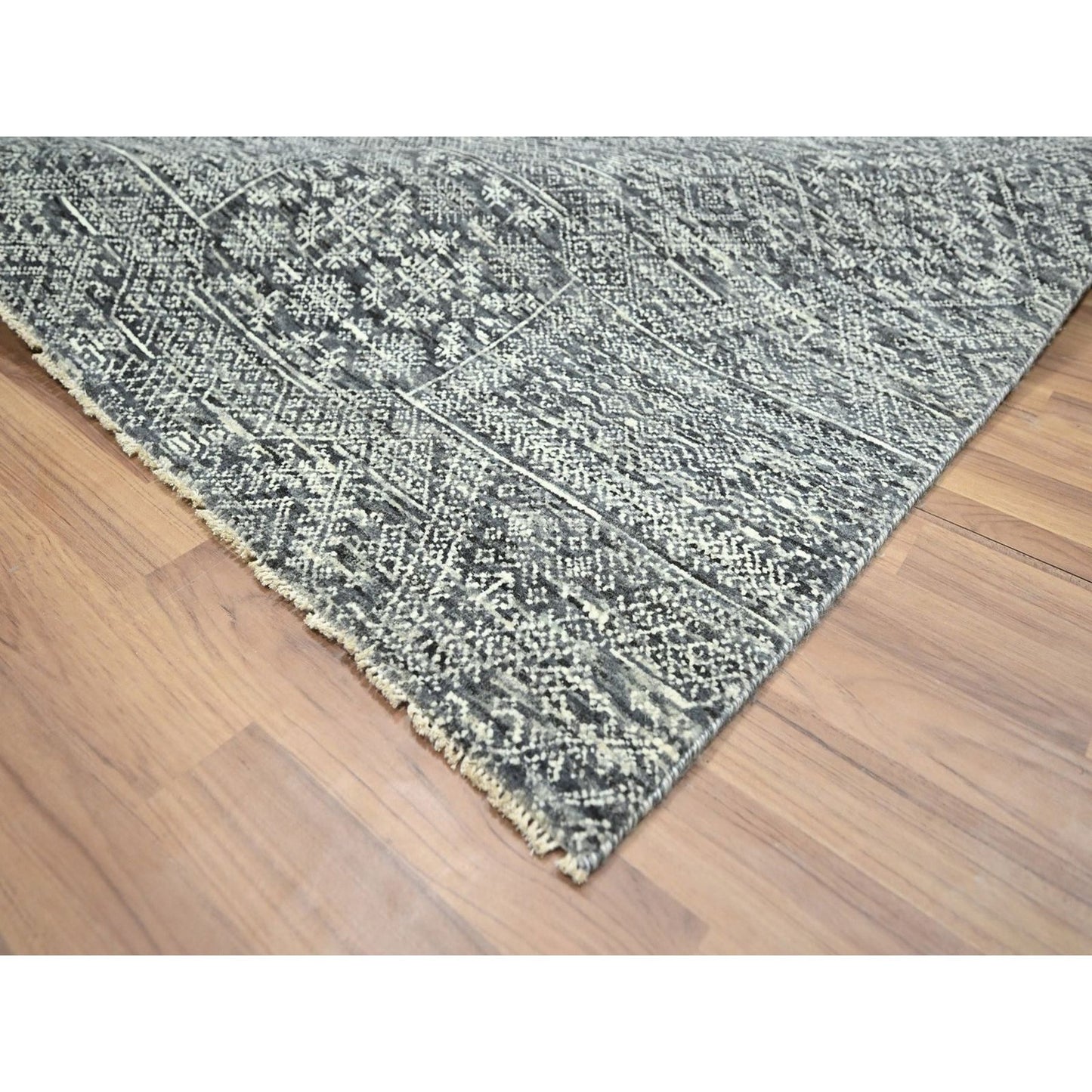 Rug 7'10"x10' Gray Intricate Geometric Design Wool and Silk Hand Knotted