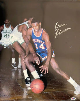 Oscar Robertson Autographed 16X20 Basketball Photo (Psa)