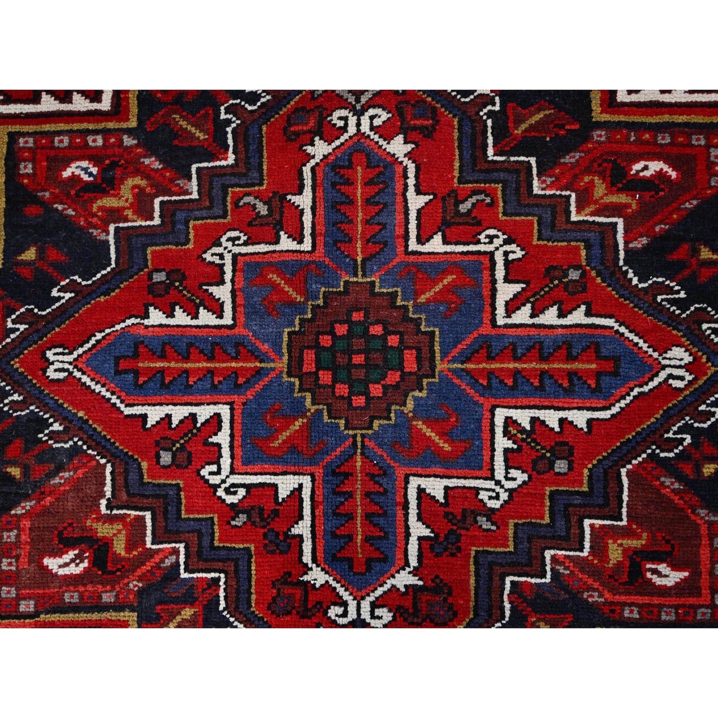 8'4"X10'7" Red Hand Knotted Clean With Centre Flower Element Oriental Rug