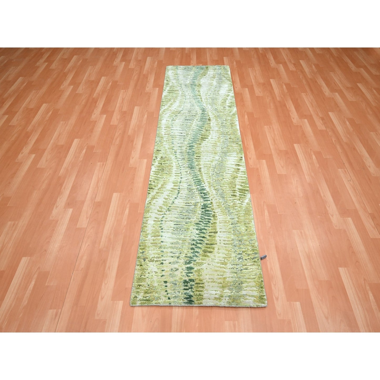 2'6"X8'2" Green Crocodile Safari Design 100% Silk Hand Knotted Runner Rug