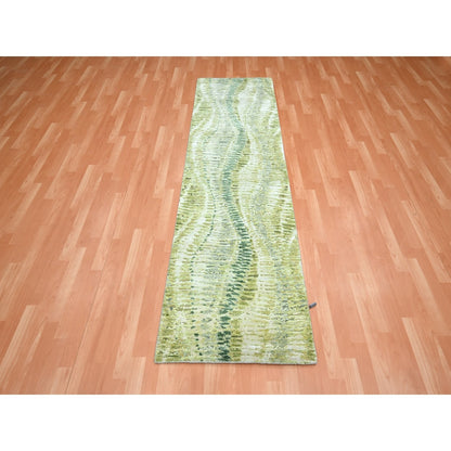2'6"X8'2" Green Crocodile Safari Design 100% Silk Hand Knotted Runner Rug