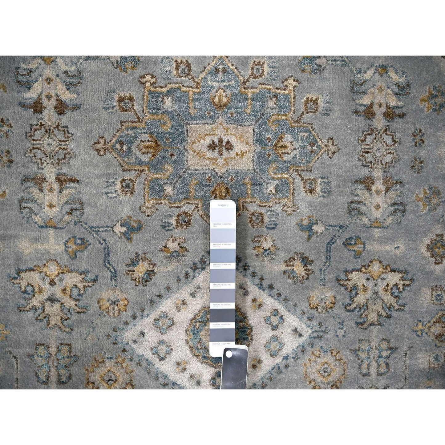 6'X6' Lavender Gray Hand Knotted Karajeh Design Wool Round Rug