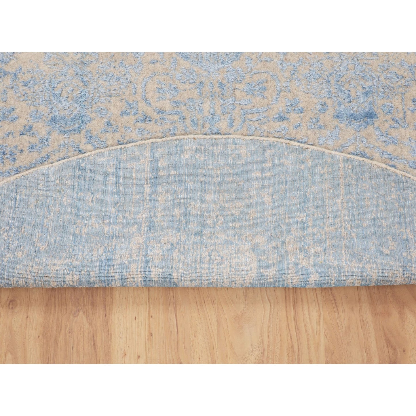 5'9"X5'9" Blue Jacquard Hand Loomed Wool & Art Silk Pomegranate Round Rug