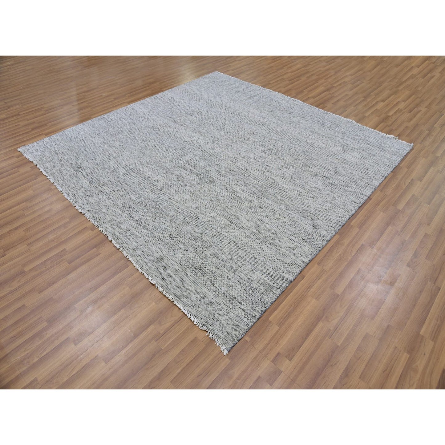 8'X8' Silver Gray Undyed Wool Grass Design Hand Knotted Square Rug