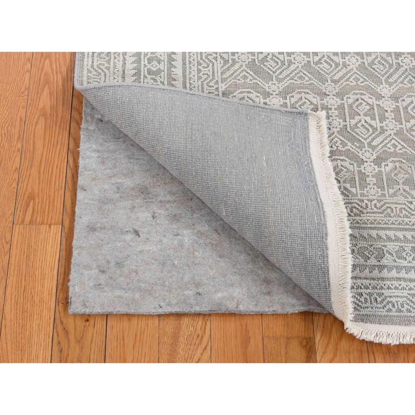6'X9'1" Gray Silk With Wool Tone On Tone Design Hand Knotted Rug