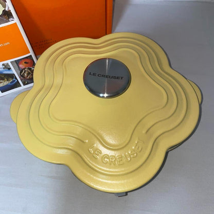 Pan Le Creuset Cocotte Fleur Flower Plate Dish 20cm 1.1L Cast Iron Shallow