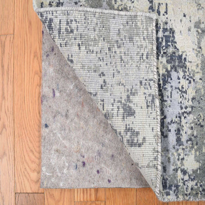 2'1"X3' White Abstract Design Wool And Silk Hand Knotted Mat Rug