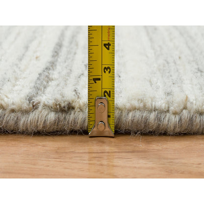 6'1"X6'1" Ivory Hand Loomed Undyed Natural Wool Modern Design Round Rug