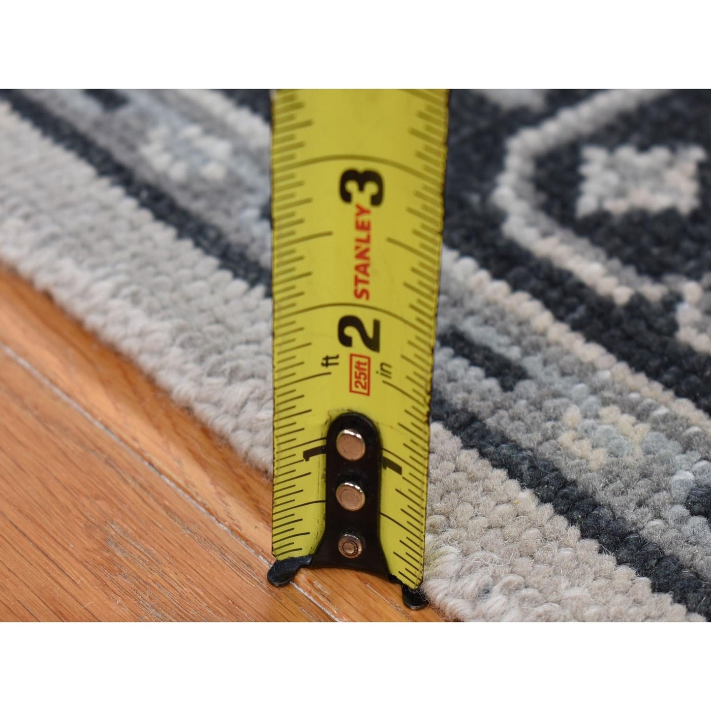 6'X9' Cream Color Small Intricate Repetitive Design Wool Hand Knotted Rug