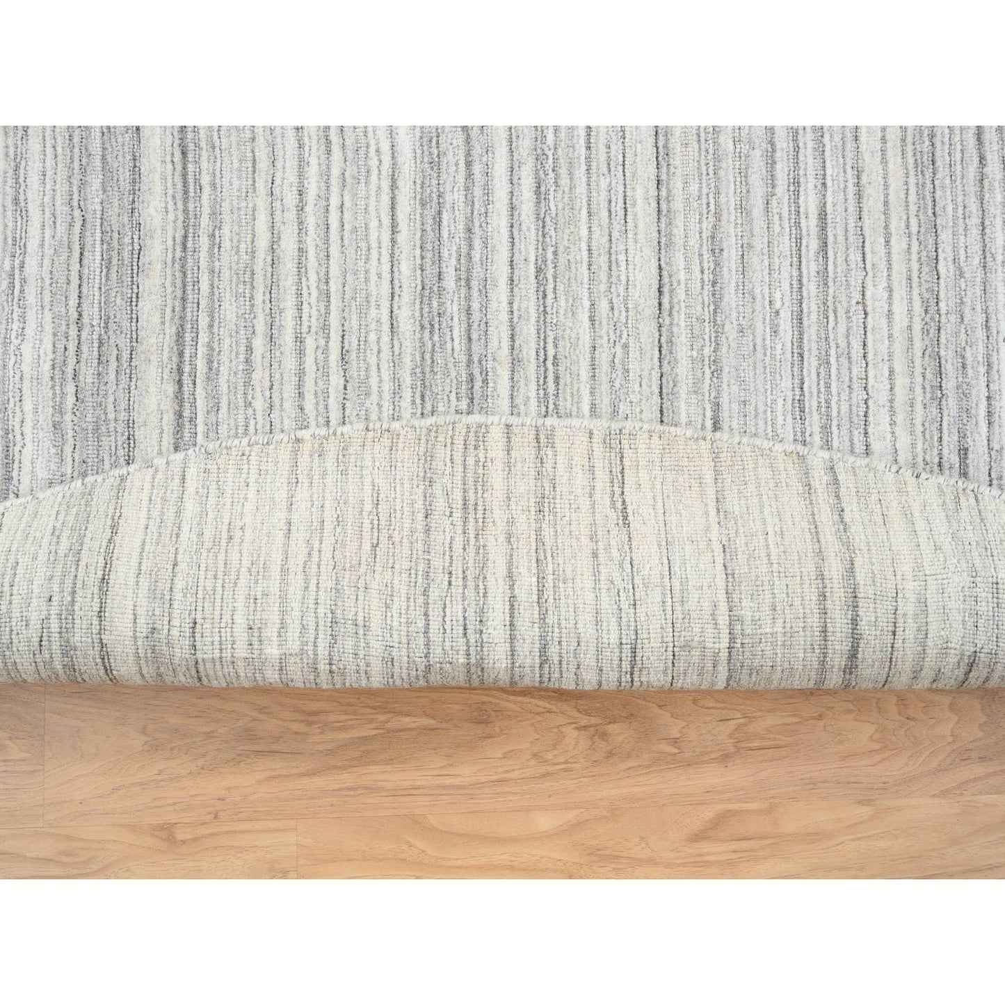 9'9"X9'9" Gray Hand Loomed Undyed Natural Wool Modern Design Round Rug