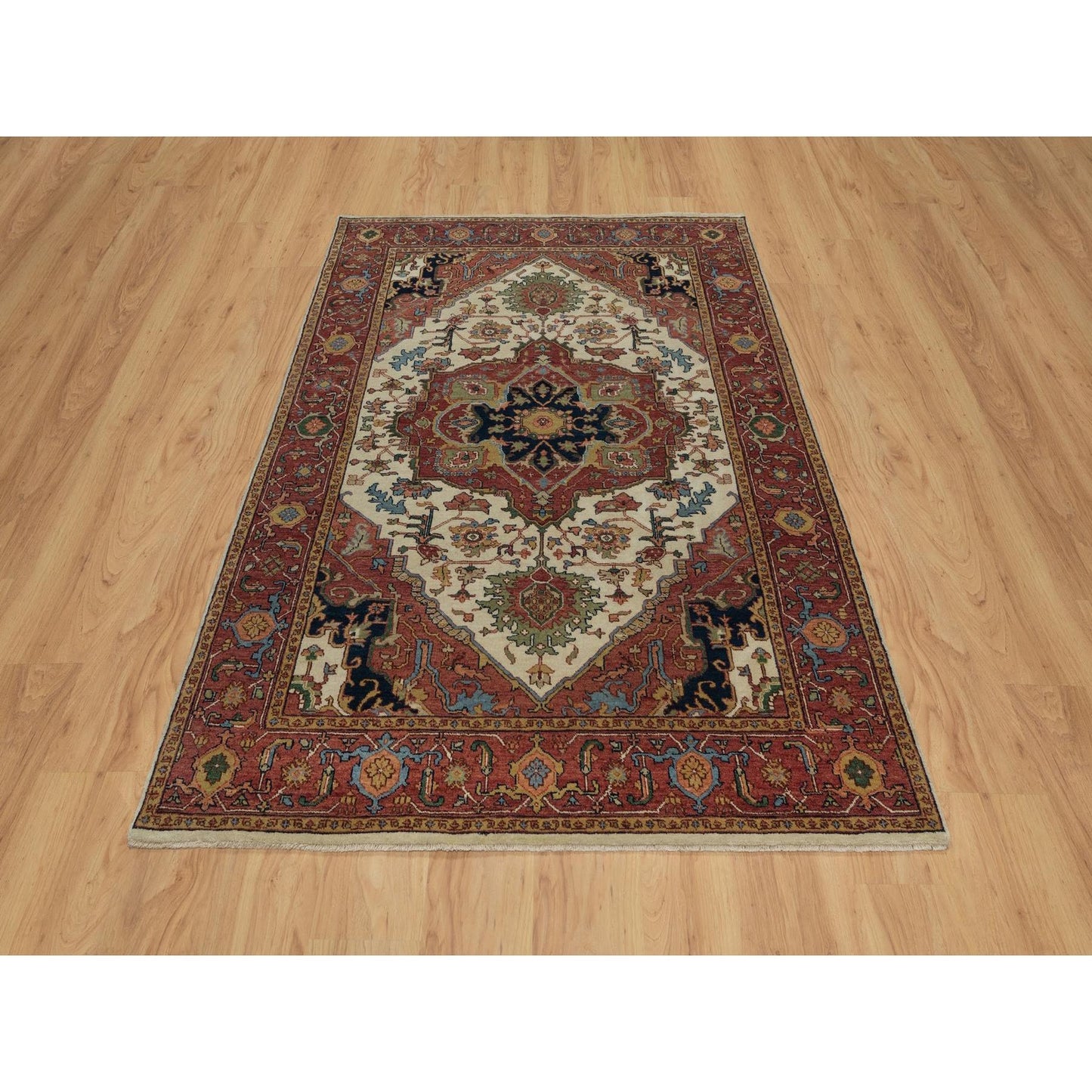 5'1"X7'2" Ivory Antiqued Heriz Re-Creation Hand Knotted Soft Wool Rug