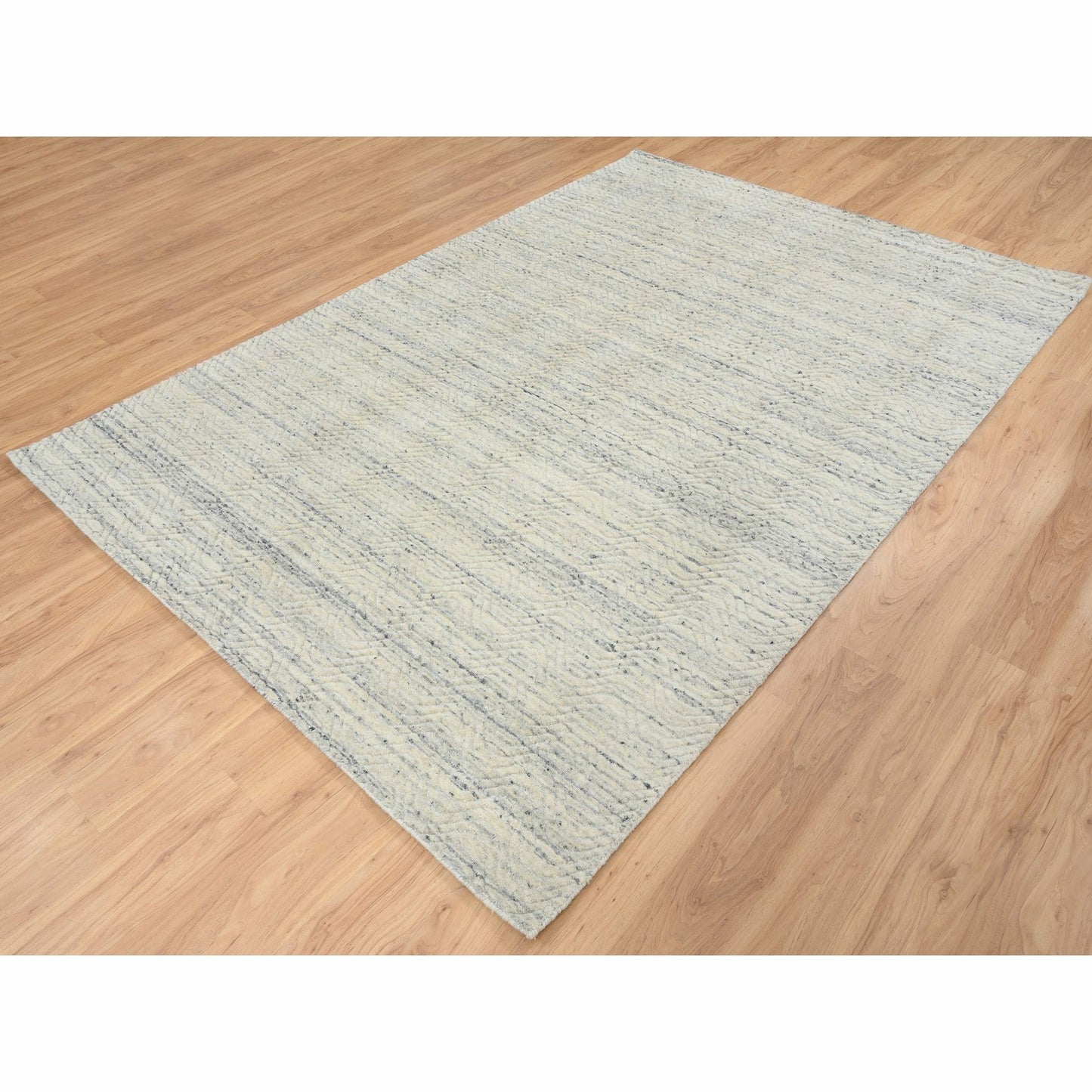 6'1"X9' Beige Variegated Textured Modern Design Wool Hand Loomed Rug