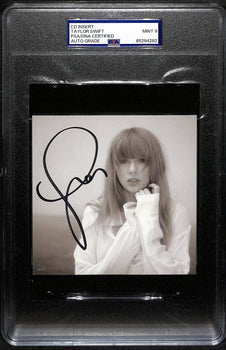 Taylor Swift Signed/Auto Cd Insert 4.75X4.75 B/W