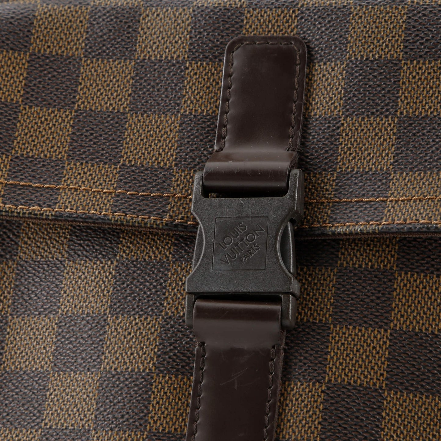 Louis Vuitton Pochette Melville Damier
