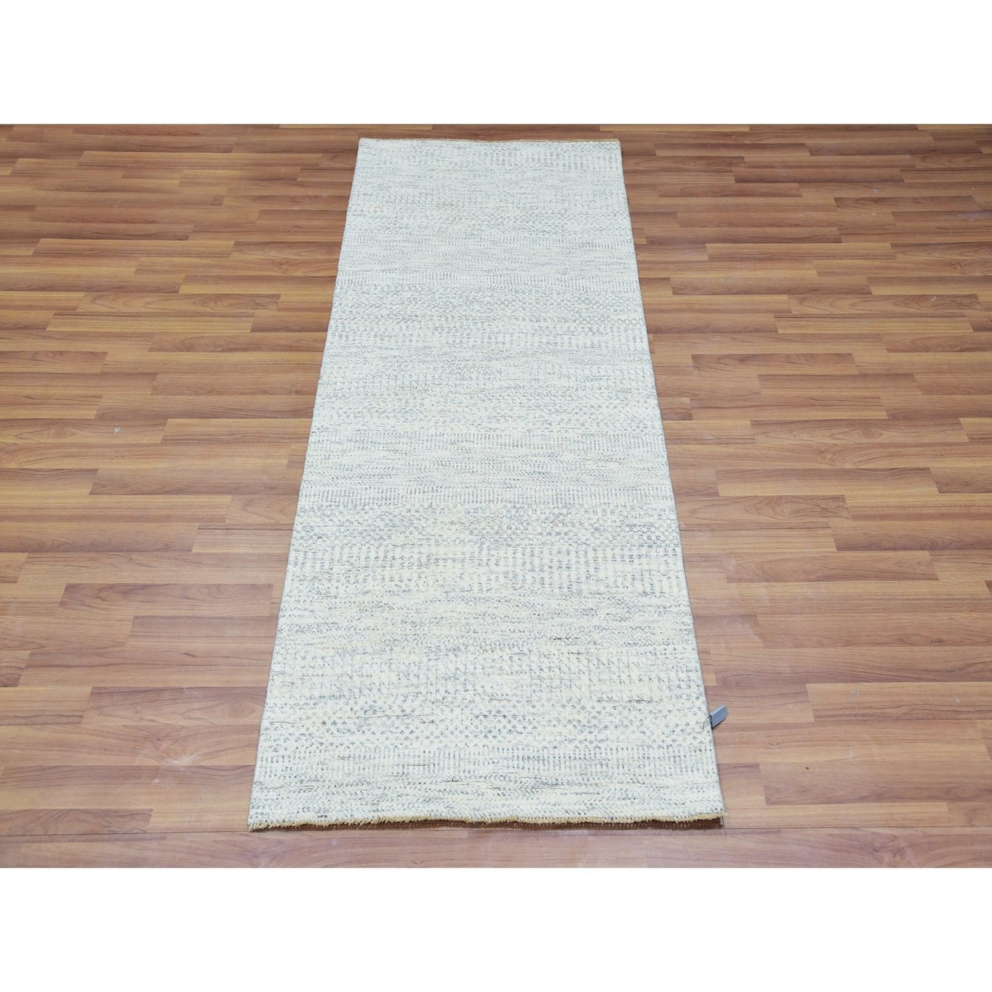 2'6"X6' Sea Salt Gray Tone On Tone Modern Undyed Hand Knotted Runner Rug
