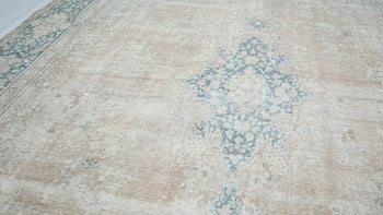 Semi-Antique Floral Distressed Oriental Rug 9X13