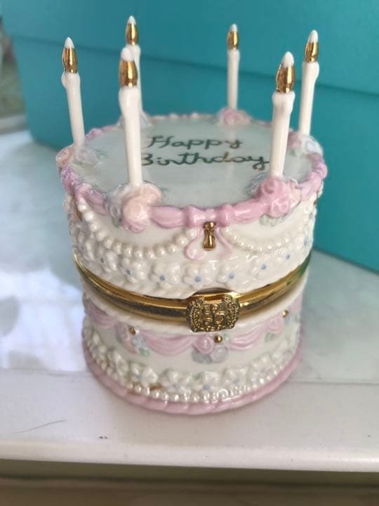 Collectible Lenox Happy Birthday Treasure Box Porcelain Trinket Figurine Gift