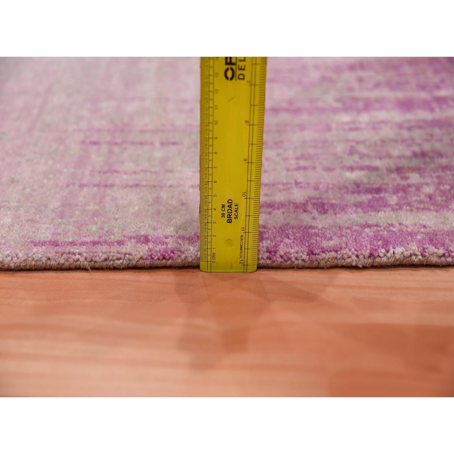 4'1"X6'2" Hand Knotted Pink Vertical Ombre Design Natural Wool Rug
