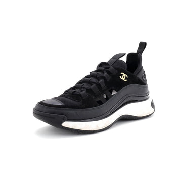 Chanel Women'S Cc Cap Toe Logo Sneakers Suede And Mixed Fibers