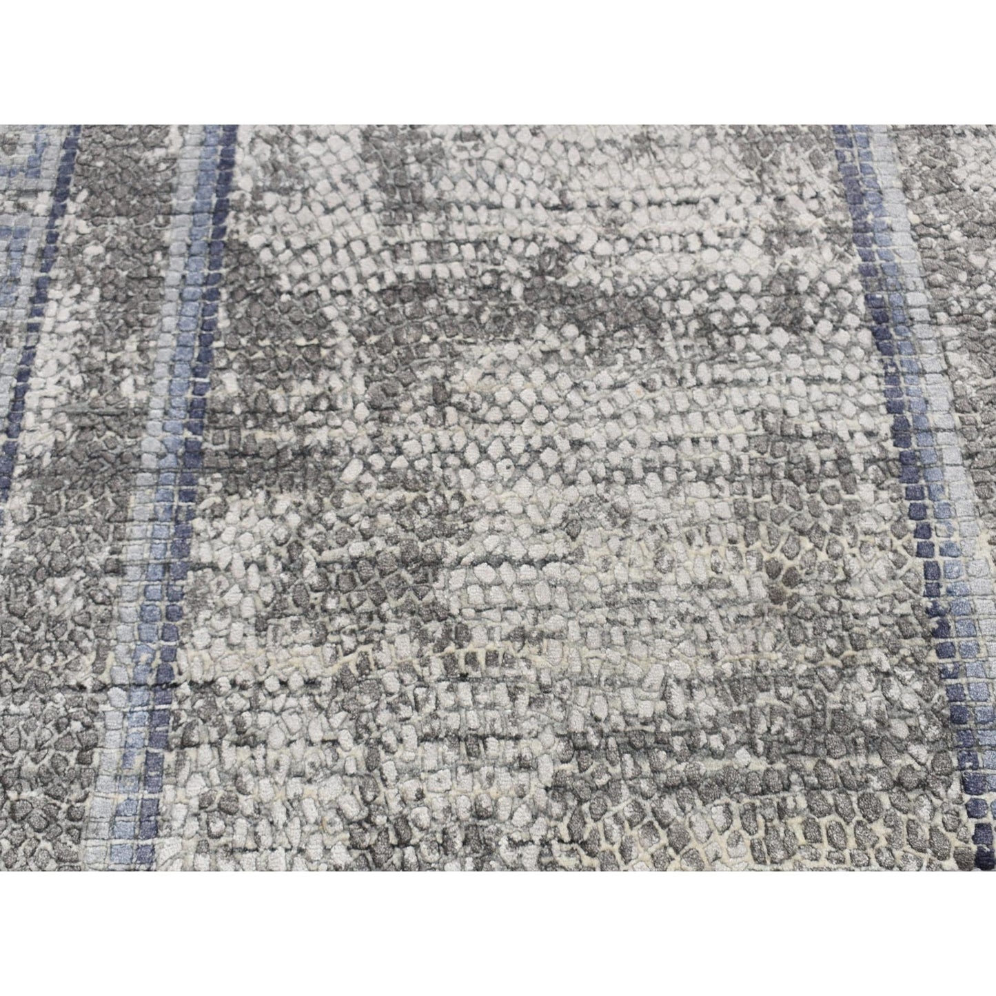 5'2"X6'10" Timberwolf Gray Silken Roman Mosaic Design Hand Knotted Rug