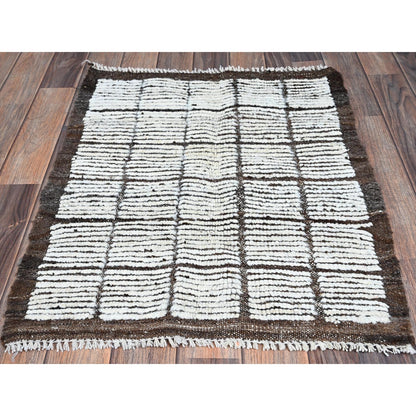 2'1"X2'8" White Moroccan Weave With Box Design Wool Hand Knotted Mat Rug