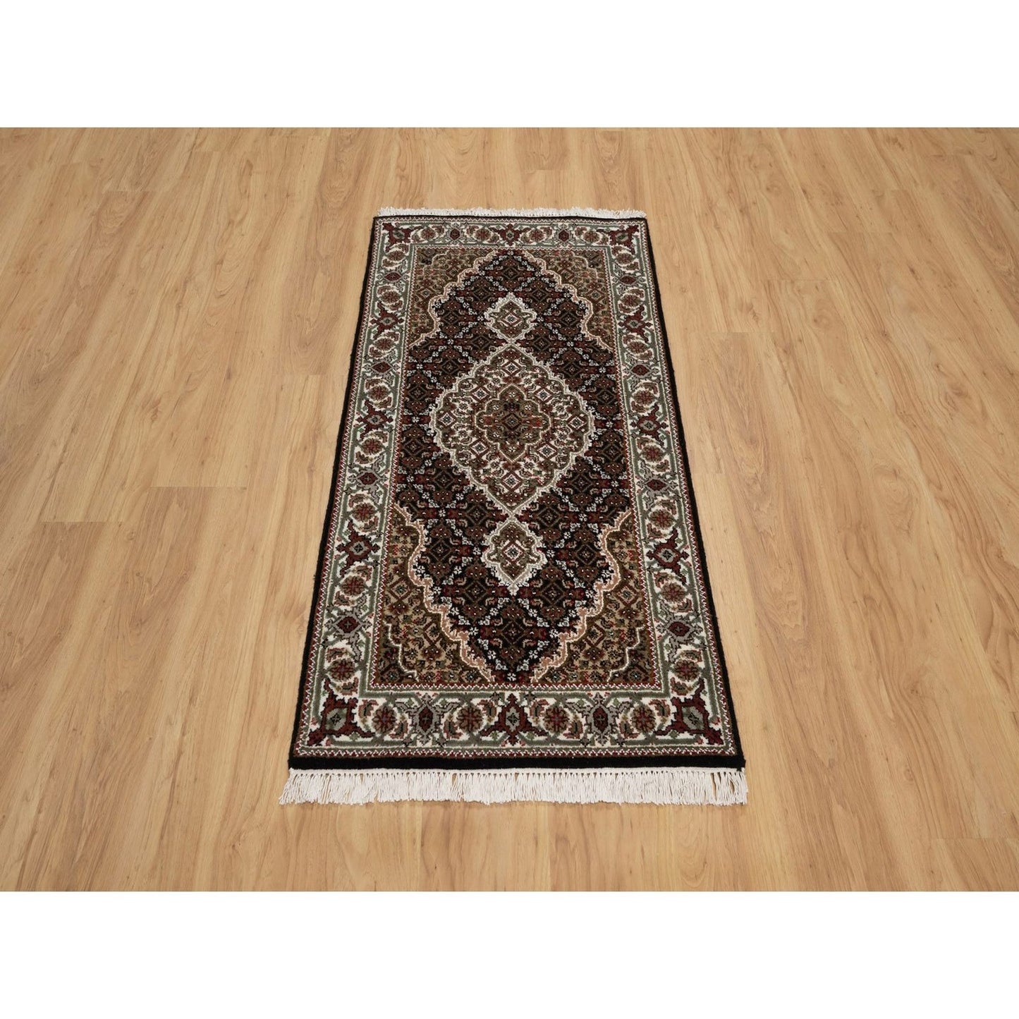 2'5"X4'8" Black Wool Rug Tebraz Mahi With Medallion Design Hand Knotted