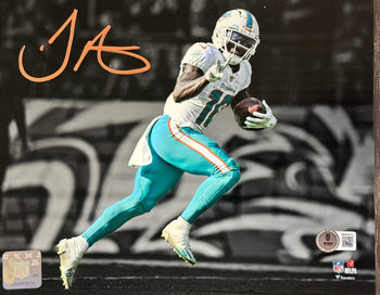 Tyreek Hill Autographed 8X10 Dolphins Photo (Beckett Witness)