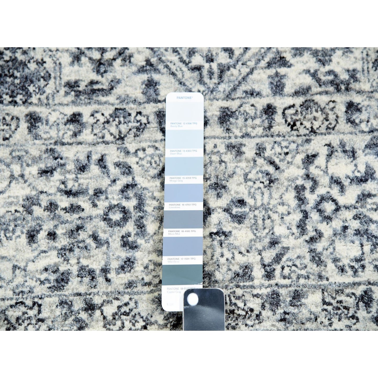 6'X6' White Mamluk Dynasty Design Undyed Wool Hand Knotted Square Rug