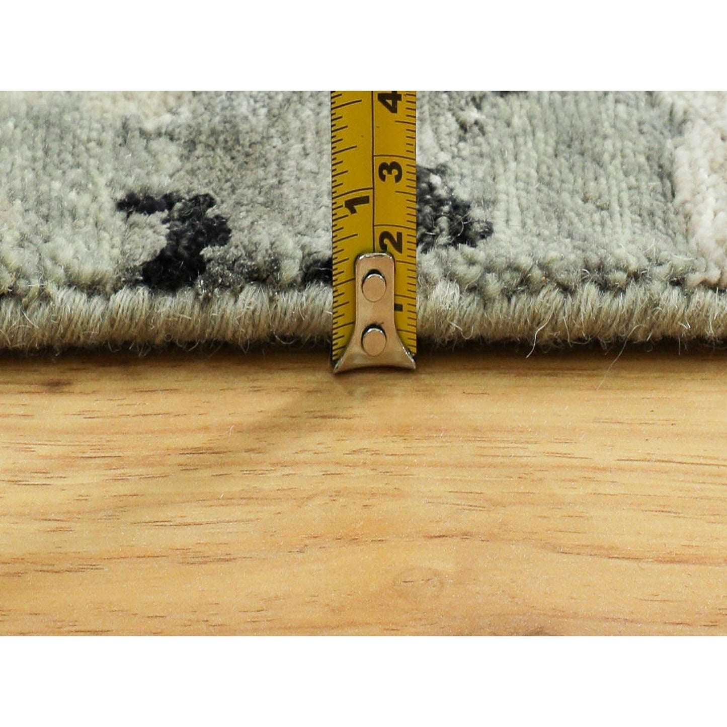 4'X6' Silver, Blue Wool And Silk Modern Abstract Design Hand Knotted Rug