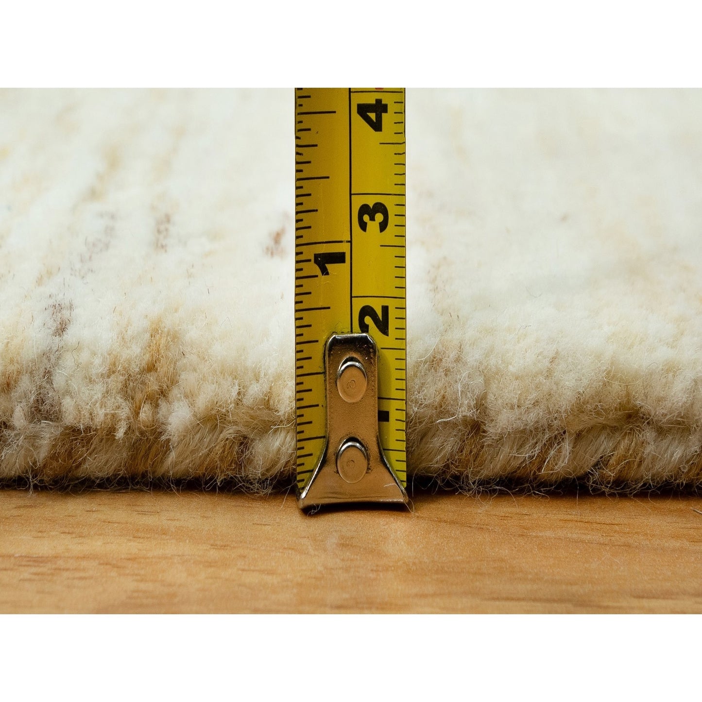 5'X6'8" White Denser Weave High Quality Wool Hand Knotted Oriental Rug