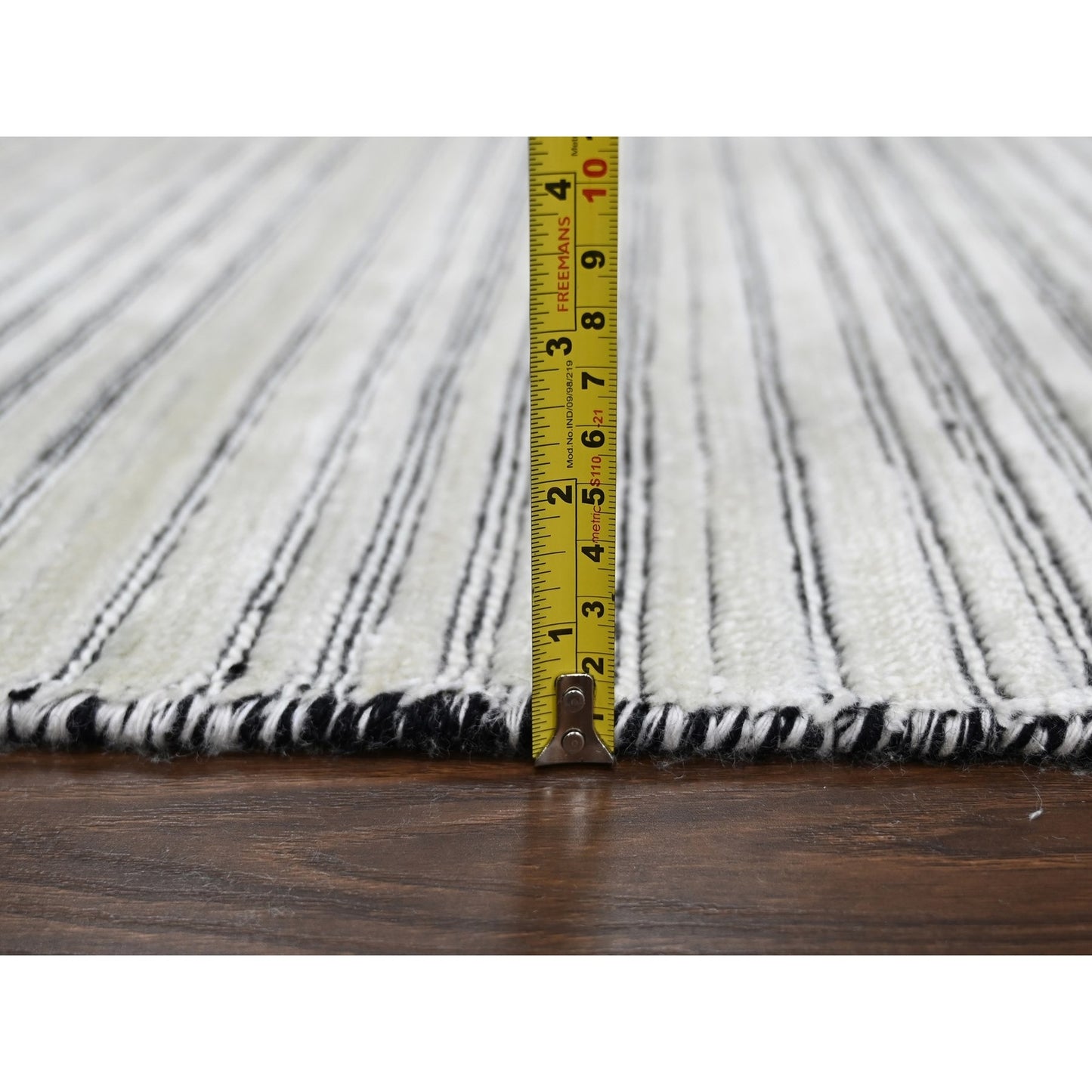 12'1"X15'1" Ivory Modern Design Wool & Silk Hand Loomed Oversized Rug