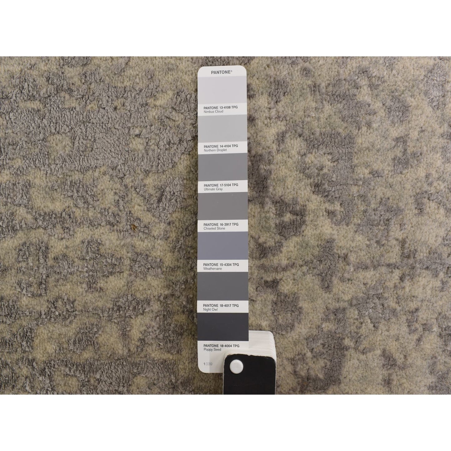 2'5"X12' Gray Jacquard Hand Loomed Broken Cypress Tree Design Runner Rug