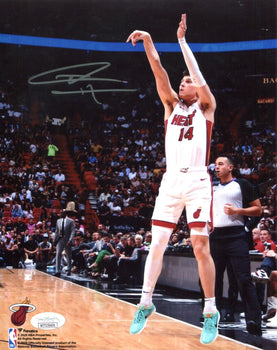Tyler Herro Autographed Shooting 8X10 Photo (Jsa)
