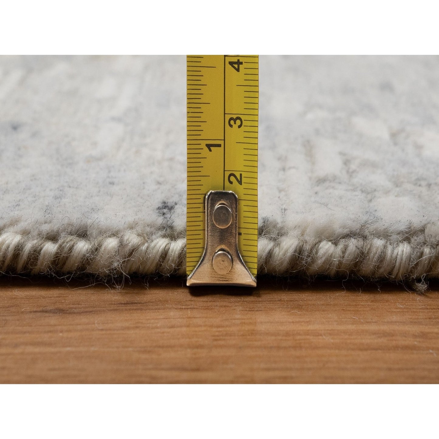 2'6"X6'3" Papyrus White Undyed Natural Wool Rug Modern Design Hand Knotted