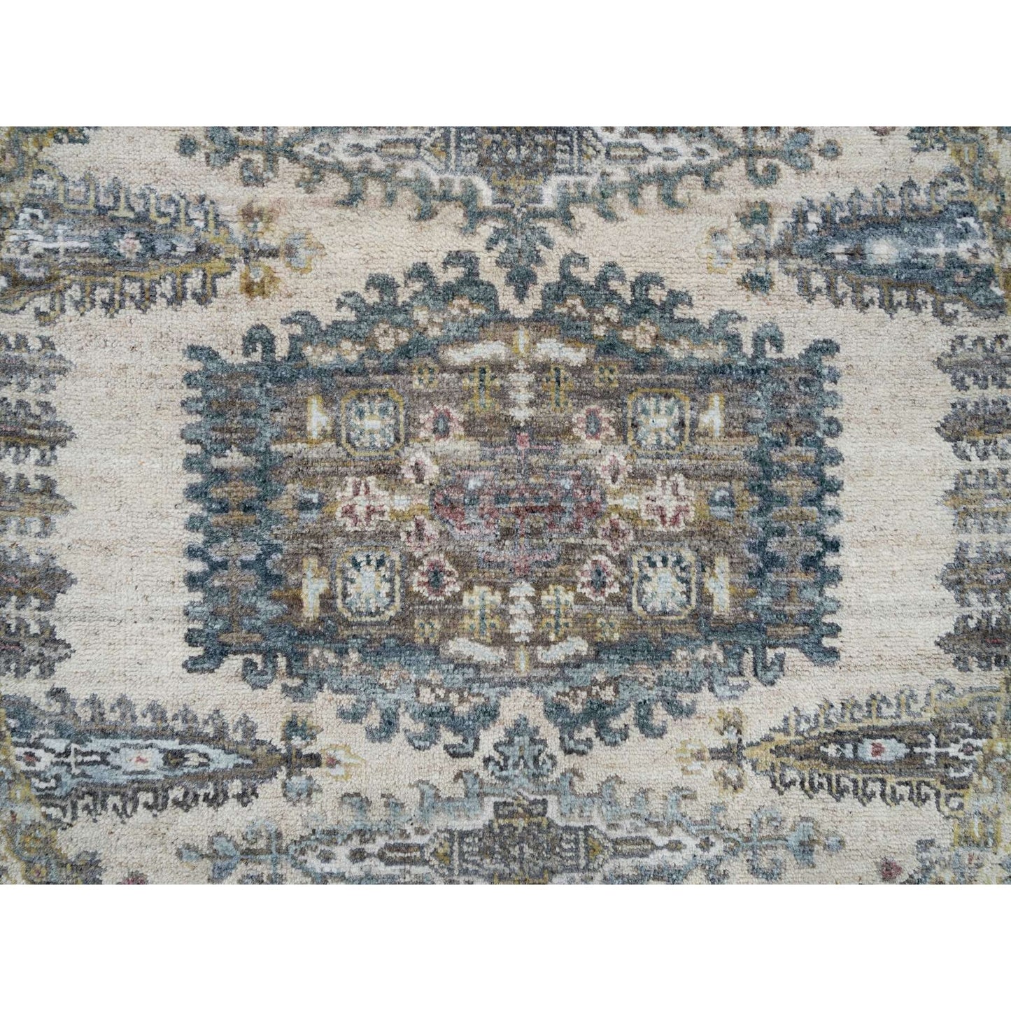 5'X5' Old Lace Ivory Hand Knotted Reimagined Viss Wool Round Oriental Rug