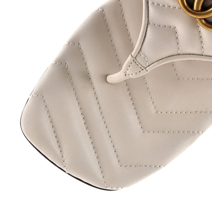 Gucci Women'S Marmont Thong Flat Sandals Matelasse Leather