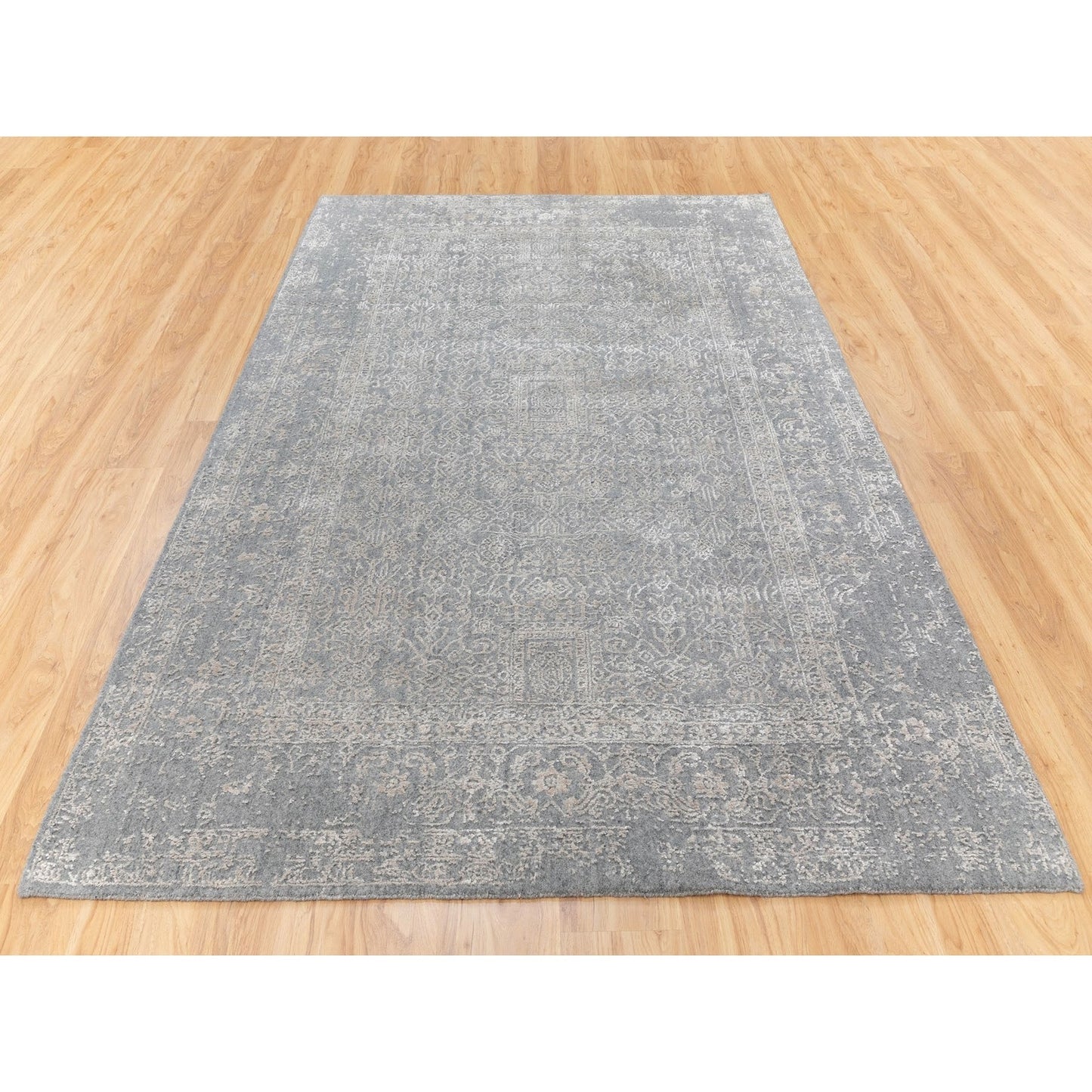 5'10"X9'1" Gray Fine Jacquard Hand Loomed Modern Wool And Art Silk Rug