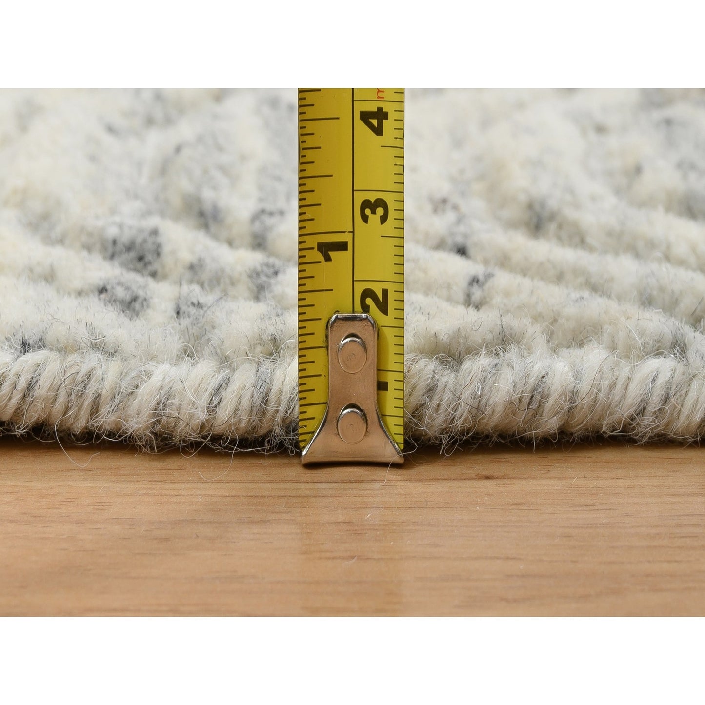 5'10"X5'10" Beige Modern Design Hand Loomed Wool Round Rug