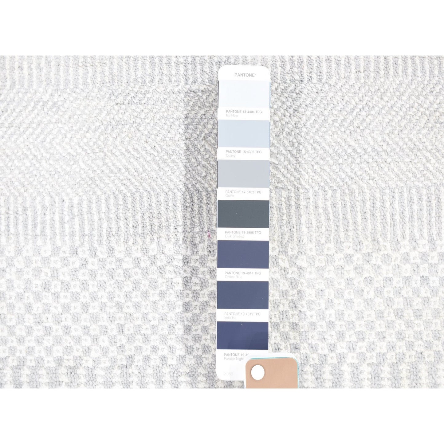 Rug 7'9"x7'9" Ivory Modern Grass Design Wool and Silk Hand Knotted Round