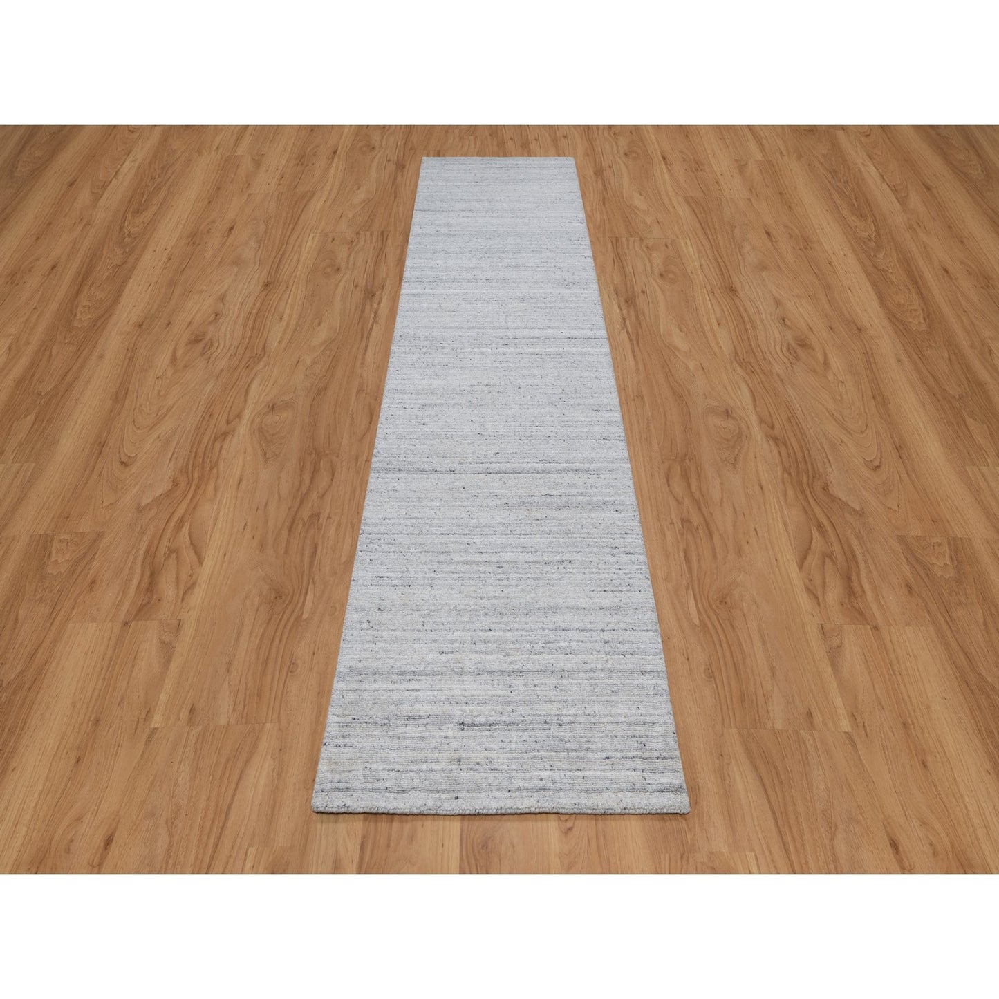 2'6"X10' White Hand Loomed Plain Modern Striae Design All Wool Runner Rug