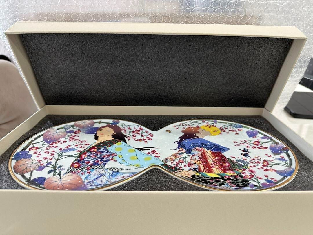 TOMOKAZU MATSUYAMA "NEW" - United We Stand Divided - Ceramic Plate Edition88