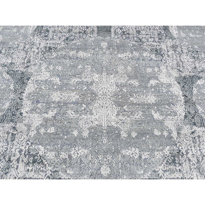 7'10"X10' Cloud Gray Wool And Pure Silk Jewellery Design Hand Knotted Rug