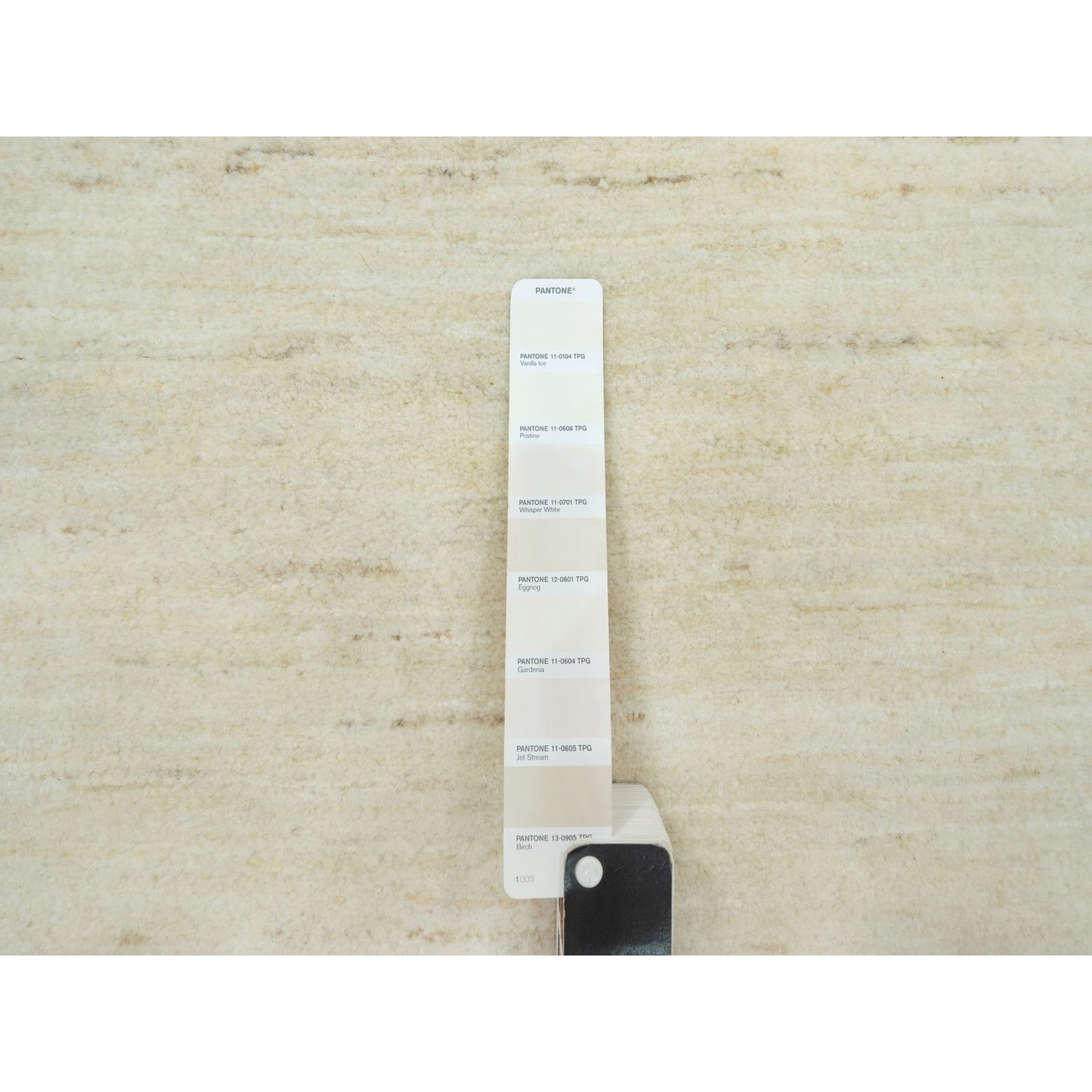 2'6"X6' White Luxuriouss Wool Hand Knotted Runner Oriental Rug