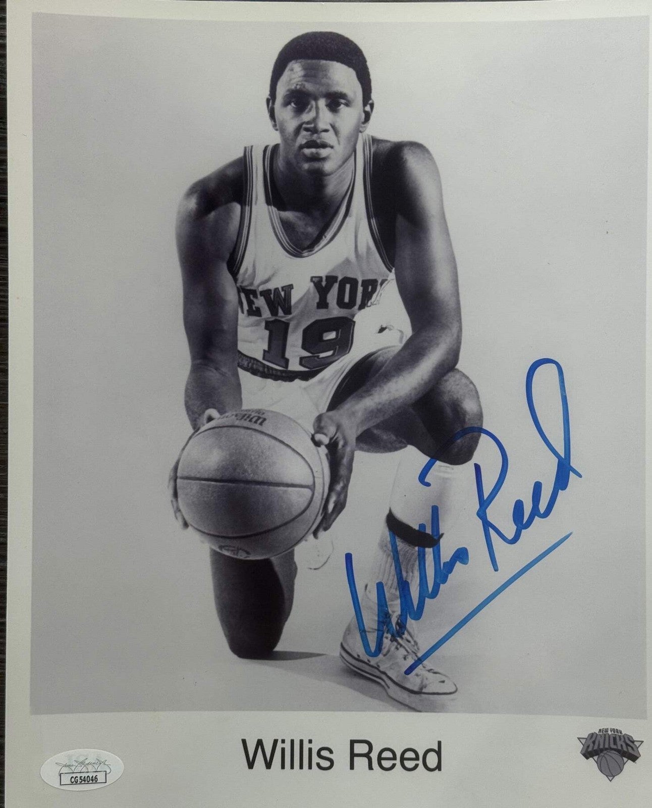 Willis Reed Autographed Knicks 8X10 Basketball