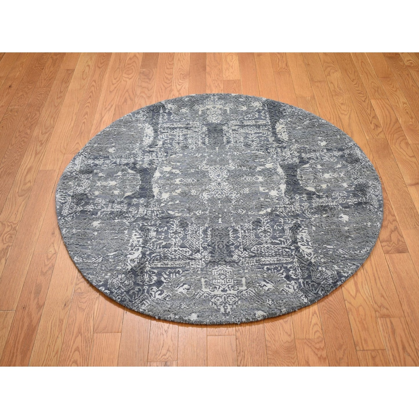 4'X4' Round Gray Wool And Pure Silk Jewellery Design Hand Knotted Rug