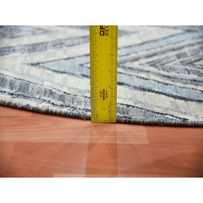 6'X6' Round Chevron Design Wool And Pure Silk Hand Knotted Ivory Rug